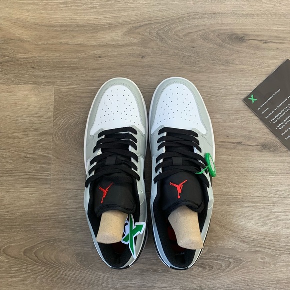 Brand new Jordan 1 Low Smoke Grey - Picture 7 of 7